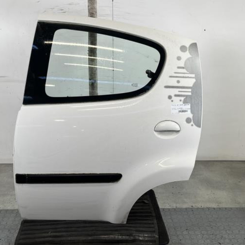 Porte arriere gauche PEUGEOT 107 Photo n°1