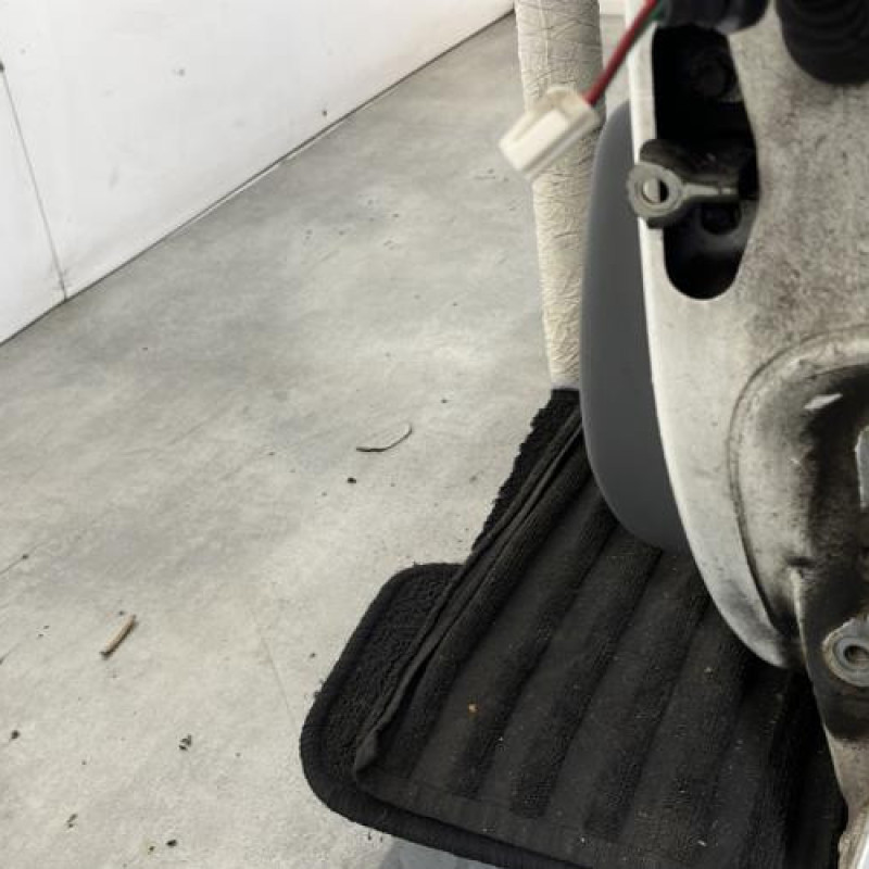 Porte arriere gauche PEUGEOT 107 Photo n°6