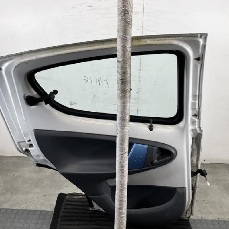 Porte arriere gauche PEUGEOT 107 Photo n°7