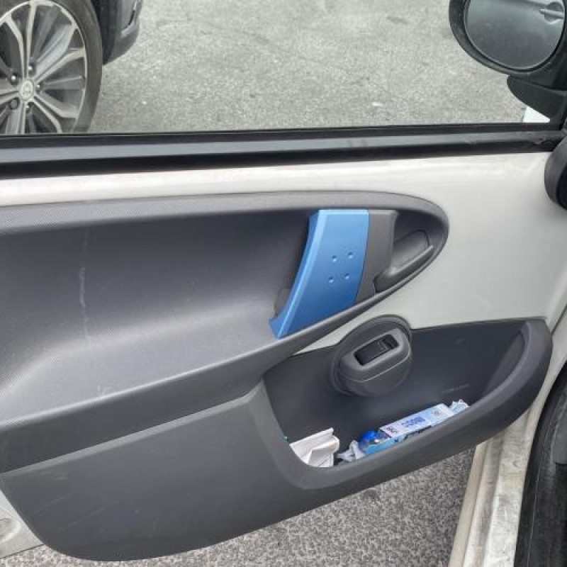 Porte arriere gauche PEUGEOT 107 Photo n°16