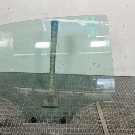 Vitre arriere droit PEUGEOT 208 1 Photo n°1