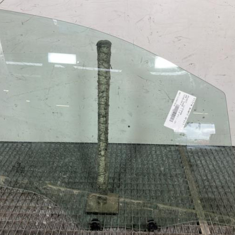 Vitre avant droit PEUGEOT 208 1 Photo n°1