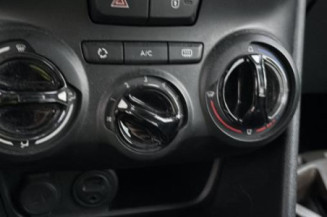 Vitre avant droit PEUGEOT 208 1