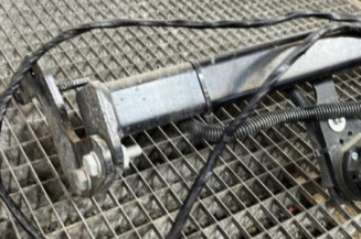 Attelage (boule de remorquage) PEUGEOT 208 1