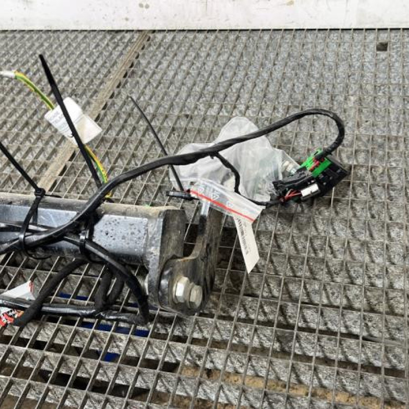 Attelage (boule de remorquage) PEUGEOT 208 1 Photo n°5