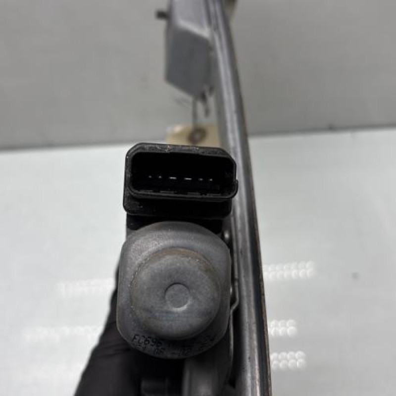 Leve vitre electrique arriere droit RENAULT SCENIC 2 Photo n°4