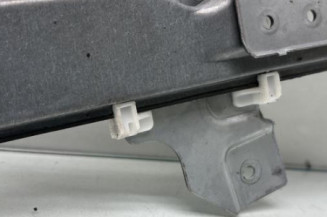 Leve vitre mecanique arriere gauche DACIA SANDERO 1