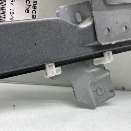 Leve vitre mecanique arriere gauche DACIA SANDERO 1