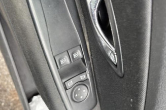 Poignee porte arriere droit RENAULT MEGANE 3