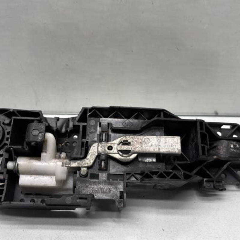 Poignee porte arriere gauche RENAULT MEGANE 3 Photo n°3