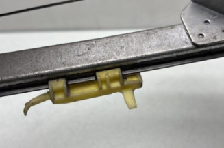 Leve vitre electrique avant droit RENAULT TRAFIC 2