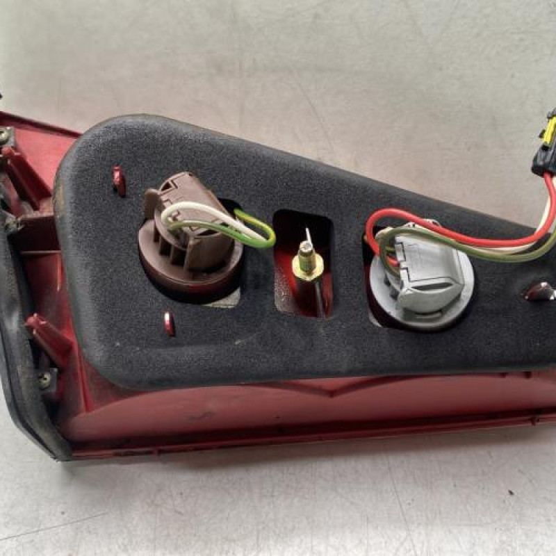 Feu arriere secondaire droit (feux) PEUGEOT 607 Photo n°2