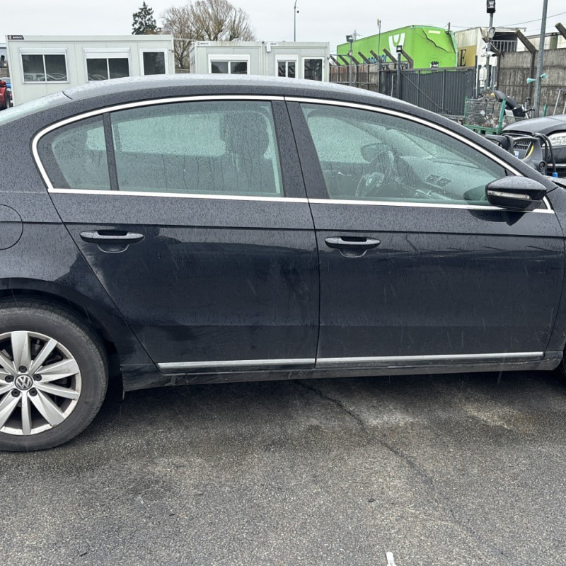 VOLKSWAGEN PASSAT 6 1.6 TDI - 16V TURBO Photo n°13