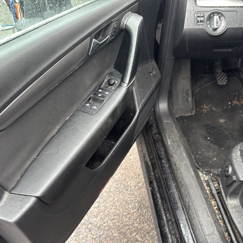 VOLKSWAGEN PASSAT 6 1.6 TDI - 16V TURBO Photo n°14