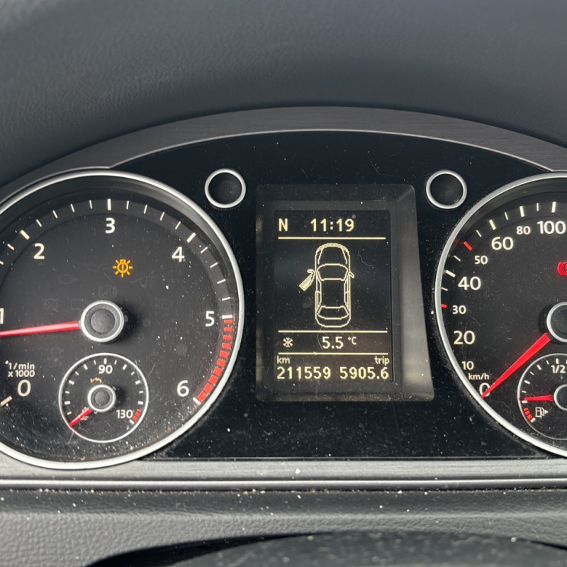 VOLKSWAGEN PASSAT 6 1.6 TDI - 16V TURBO Photo n°22