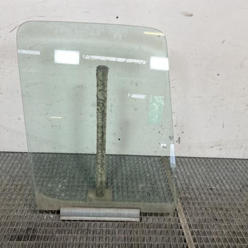 Vitre avant droit VOLKSWAGEN LT 2 Photo n°1