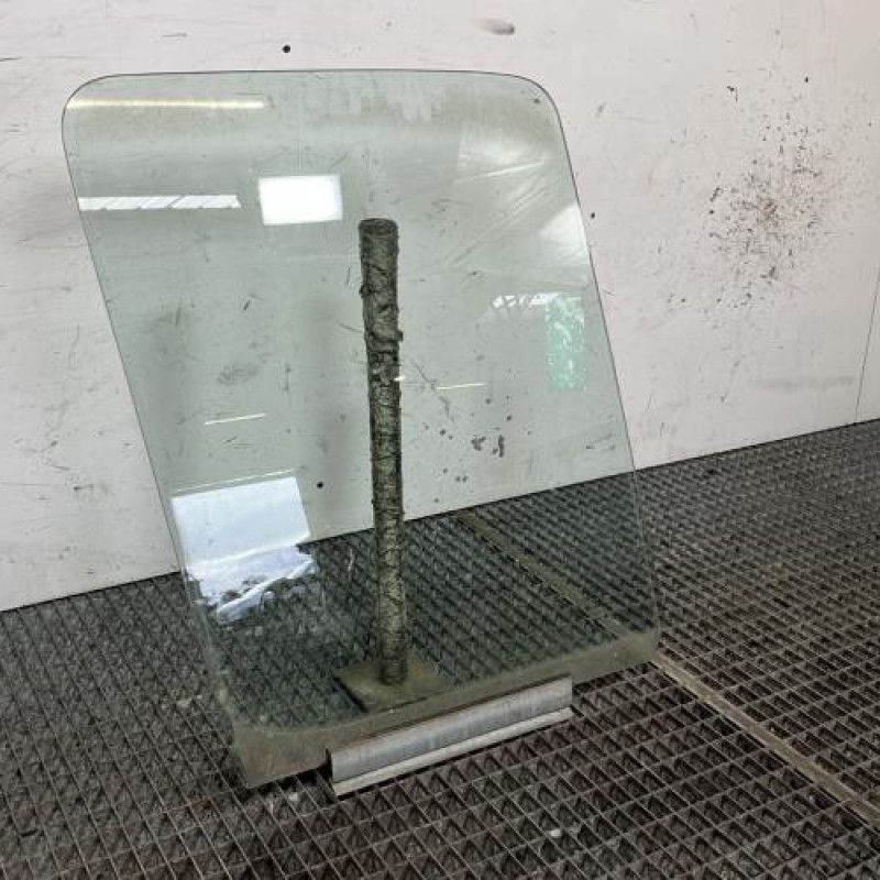 Vitre avant droit VOLKSWAGEN LT 2 Photo n°2