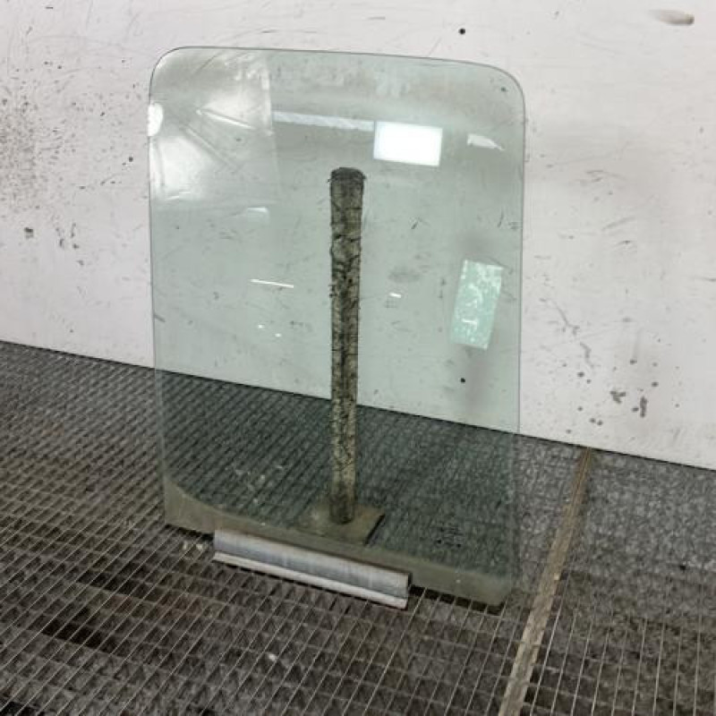 Vitre avant droit VOLKSWAGEN LT 2 Photo n°3