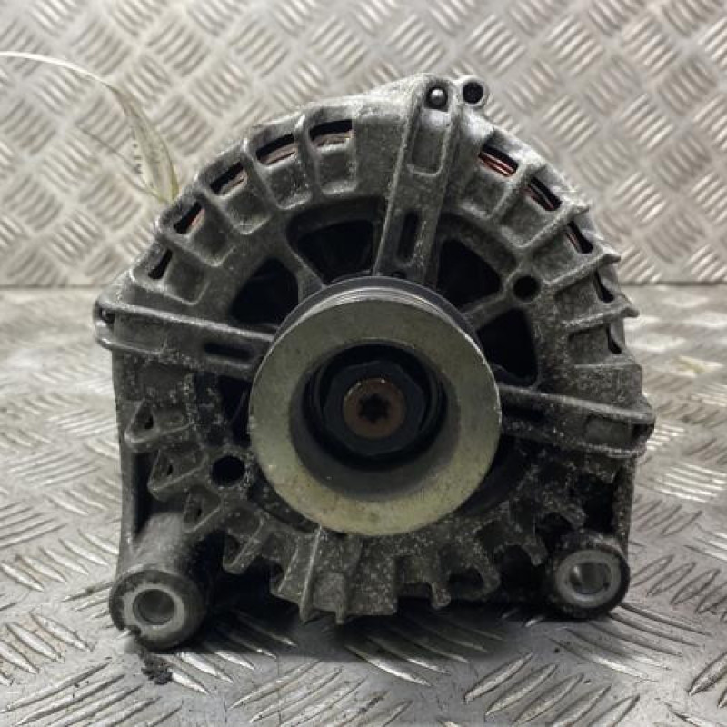 Alternateur BMW SERIE 1 E87 Photo n°1