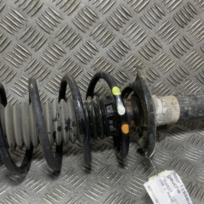 Amortisseur avant gauche PEUGEOT 208 1 Photo n°1