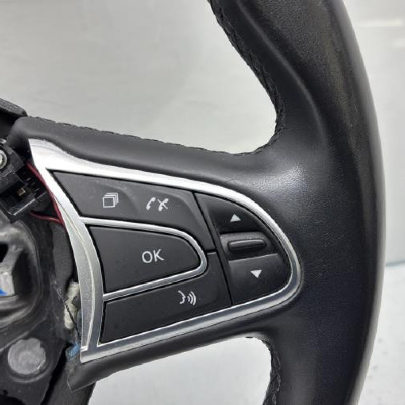 Volant RENAULT MEGANE 4 Photo n°5