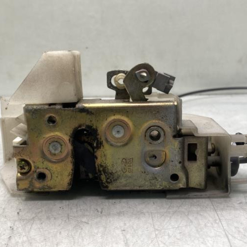 Serrure avant gauche FORD FIESTA 4 Photo n°3