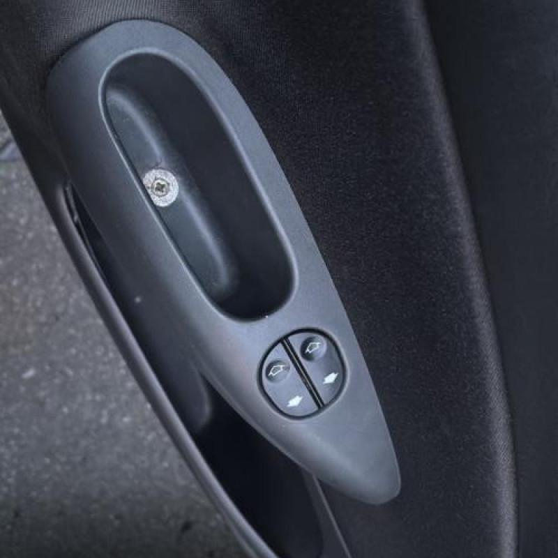 Serrure avant gauche FORD FIESTA 4 Photo n°15