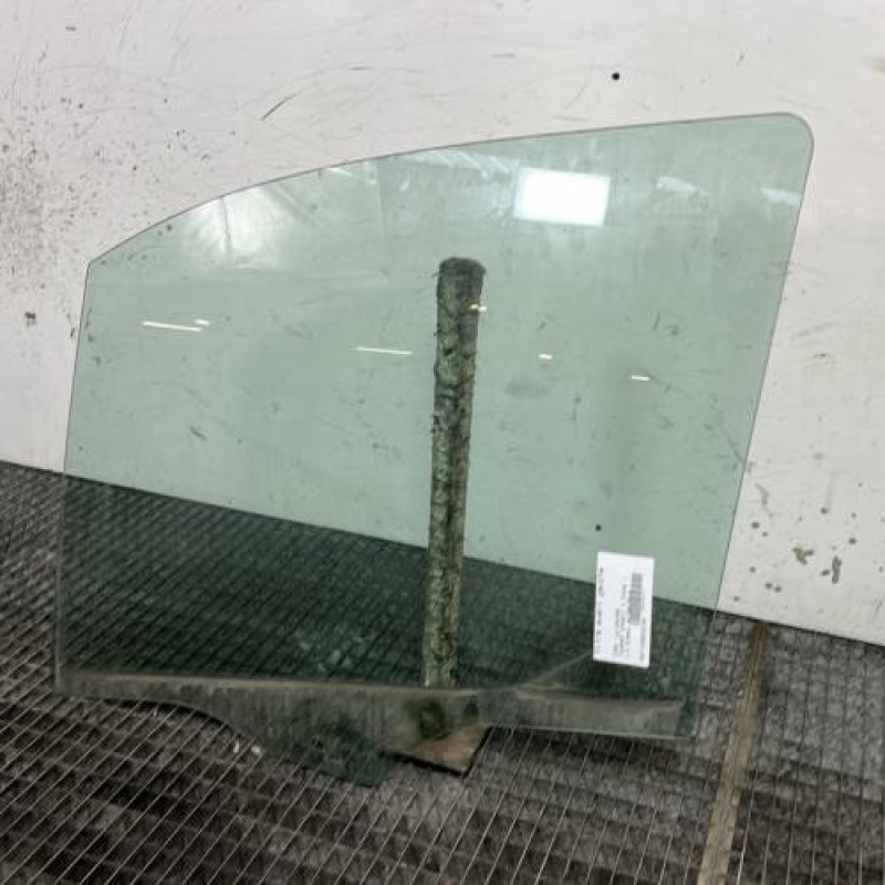 Vitre avant gauche FORD TOURNEO CONNECT 2 Photo n°3