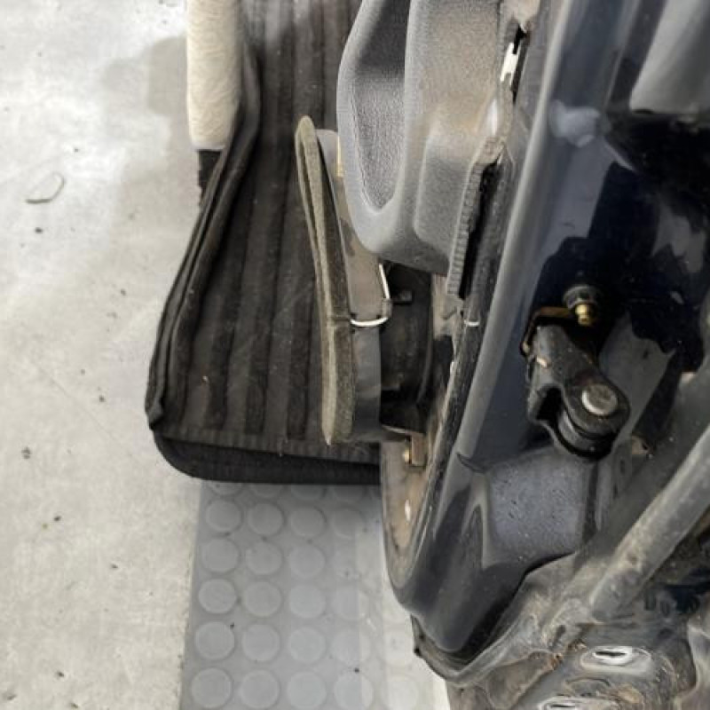 Porte avant gauche MERCEDES CLASSE M 163 Photo n°3