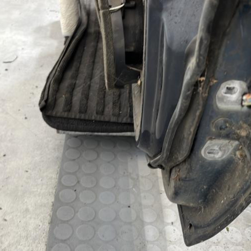 Porte avant gauche MERCEDES CLASSE M 163 Photo n°4