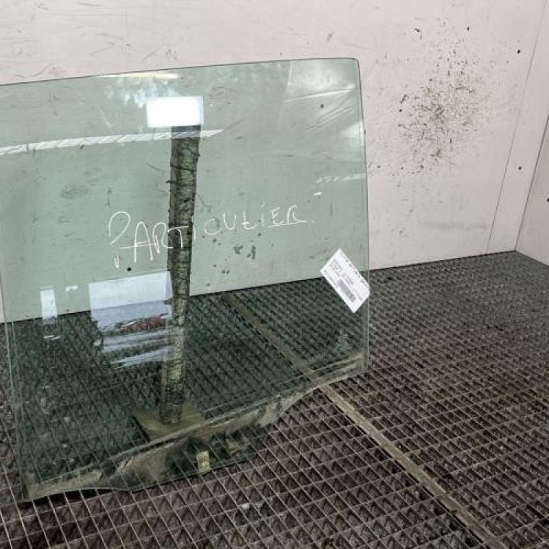 Vitre arriere gauche MERCEDES CLASSE M 163 Photo n°2