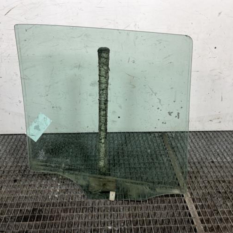 Vitre arriere gauche MERCEDES CLASSE M 163 Photo n°4