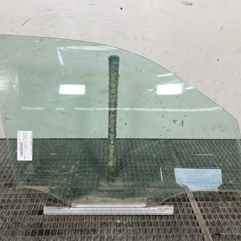 Vitre avant droit MERCEDES CLASSE M 163 Photo n°1