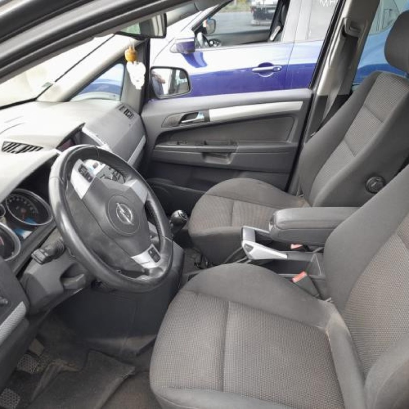 Pare choc avant OPEL ZAFIRA B Photo n°14