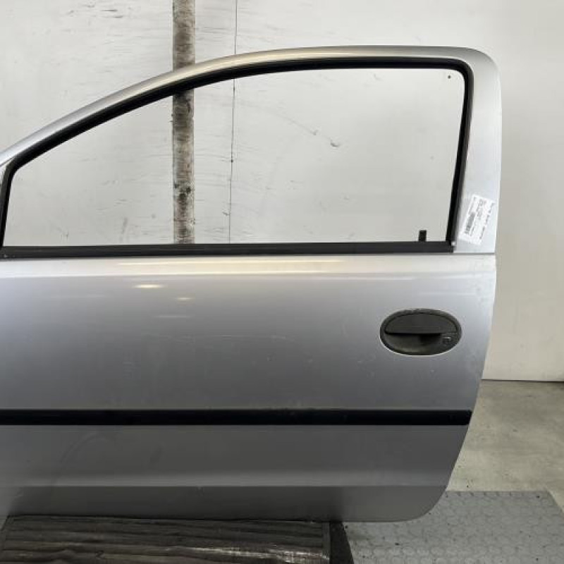 Porte avant gauche OPEL CORSA C Photo n°1