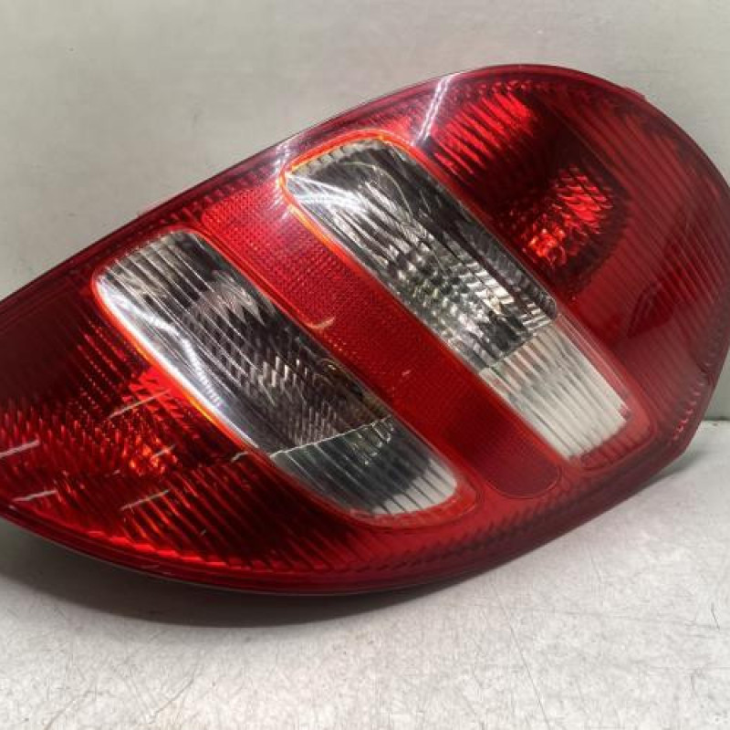 Feu arriere principal droit (feux) MERCEDES CLASSE A 169 Photo n°1