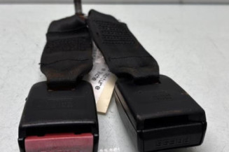 Attache ceinture arriere gauche DACIA SANDERO 1
