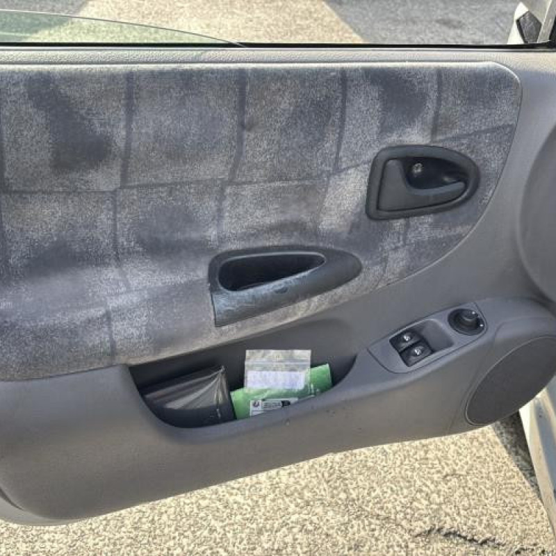 Levier de vitesses RENAULT MEGANE 1 Photo n°9