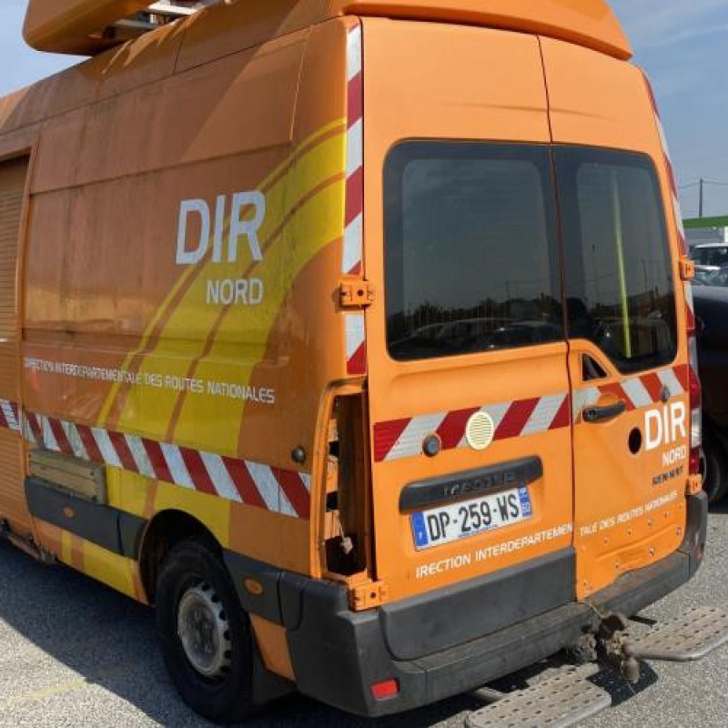 Renfort pare choc avant (traverse) RENAULT MASTER 3 Photo n°5