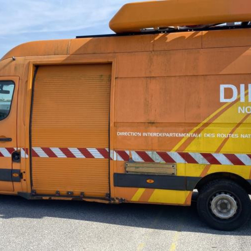 Renfort pare choc avant (traverse) RENAULT MASTER 3 Photo n°7