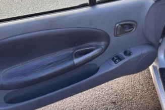 Moteur essuie glace avant RENAULT MEGANE 1