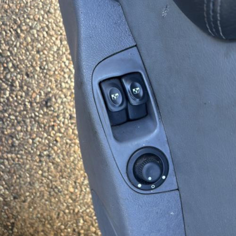 Moteur essuie glace avant RENAULT MEGANE 1 Photo n°10