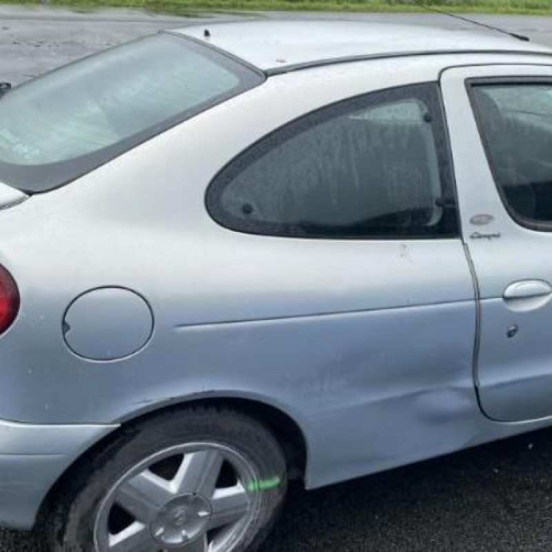 Levier de vitesses RENAULT MEGANE 1 Photo n°7