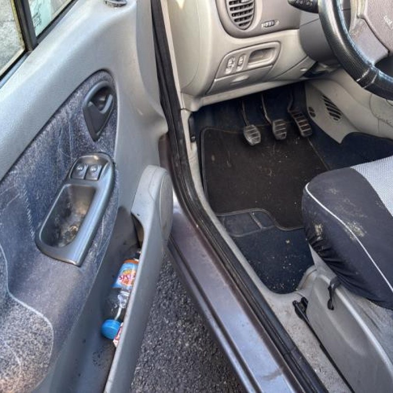 Reservoir essence RENAULT SCENIC 1 Photo n°11