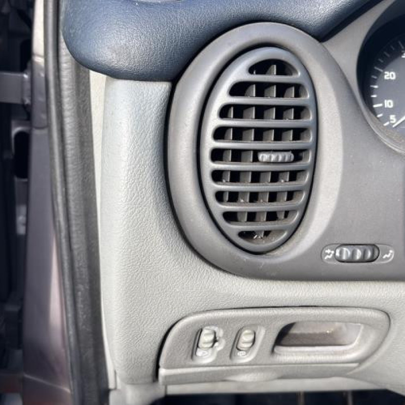 Reservoir essence RENAULT SCENIC 1 Photo n°18