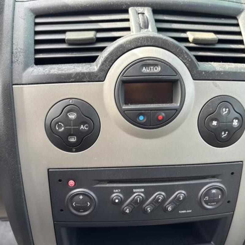 Compteur RENAULT MEGANE 2 Photo n°17