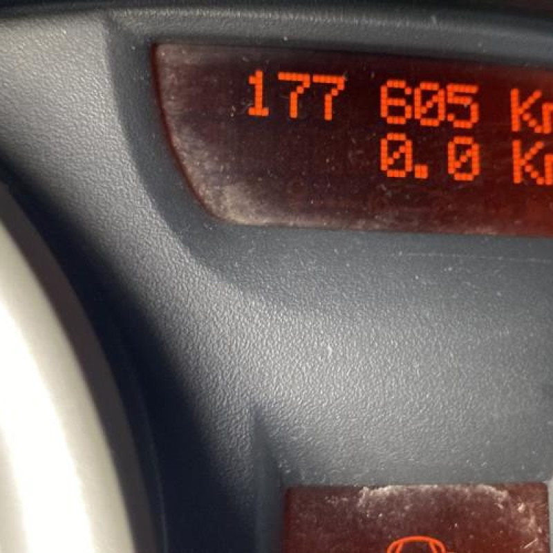 Compteur RENAULT MEGANE 2 Photo n°17