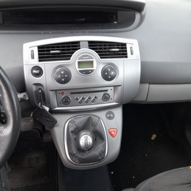 Reservoir essence RENAULT SCENIC 2 Photo n°14