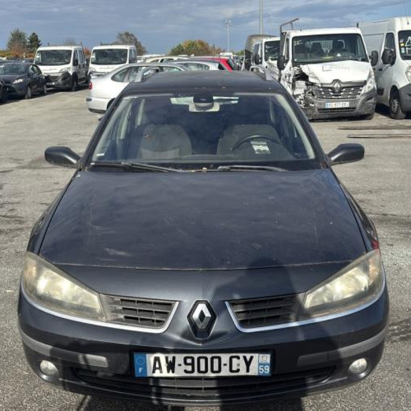 Feu arriere stop central RENAULT LAGUNA 2 Photo n°7