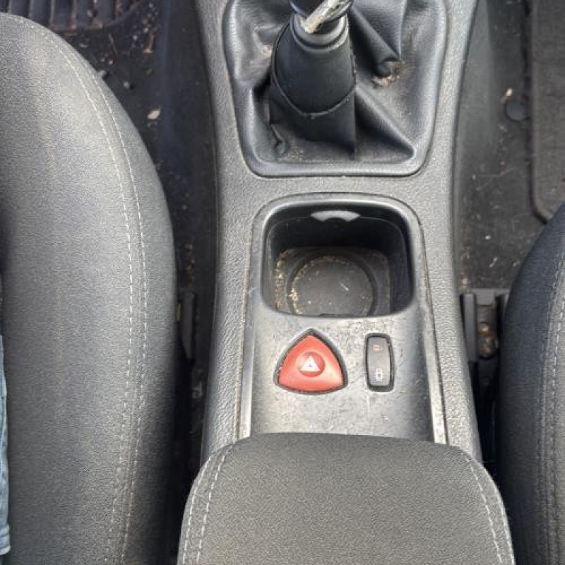 Feu arriere stop central RENAULT LAGUNA 2 Photo n°17